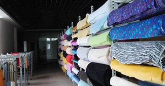 選購勝通面料貨架，解決了海寧倫博紡織的難題