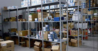 圣誕要到了，禮物多的只能用勝通貨架來(lái)存放了！