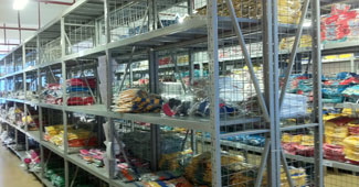 定制童裝貨架,浙江布衣草人認(rèn)準(zhǔn)了勝通倉(cāng)儲(chǔ)