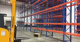 網(wǎng)購重型倉儲貨架有兩種選擇，一種是勝通，一種是其它