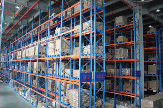 勝通貨架帶你深入理解倉儲設(shè)備的作用和特點