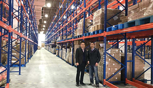 英妃（杭州）化妝品首次采購勝通橫梁貨架,中型貨架300多組