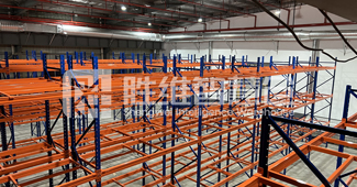 浙江某設(shè)備制造企業(yè)引進(jìn)重型貨架，實(shí)現(xiàn)物品分類儲(chǔ)存與高效周轉(zhuǎn)