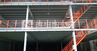 浙江塑料制品企業(yè)通過定制鋼平臺(tái)實(shí)現(xiàn)倉儲(chǔ)空間升級(jí)