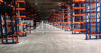 杭州這家裝飾材料廠倉(cāng)庫(kù)快 “爆倉(cāng)”，卷料貨架咋救急的？