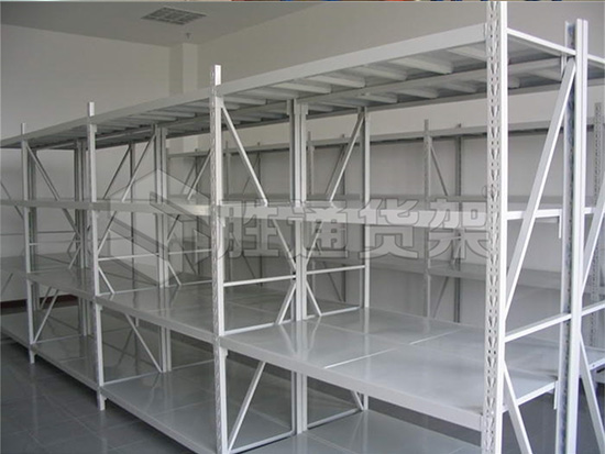標準貨架的分類,輕型貨架.jpg