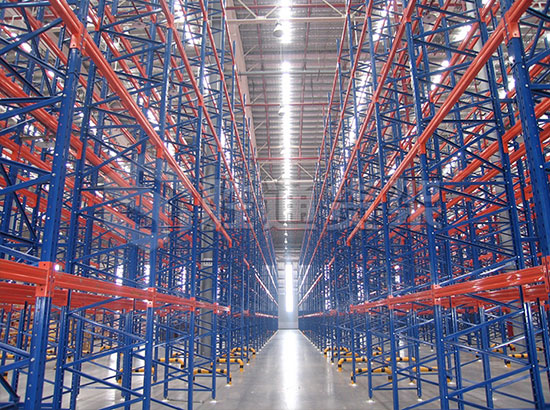 重型橫梁式貨架.jpg