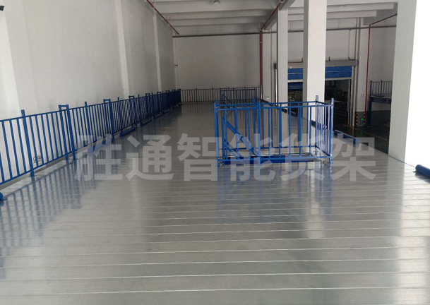 明士達(dá)鋼平臺(tái)貨架.jpg 明士達(dá)鋼平臺(tái)貨架.jpg