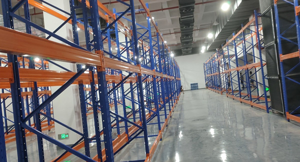 勝通重型貨架憑借匠心品質(zhì)，贏得浙江大冢制藥的一致好評！