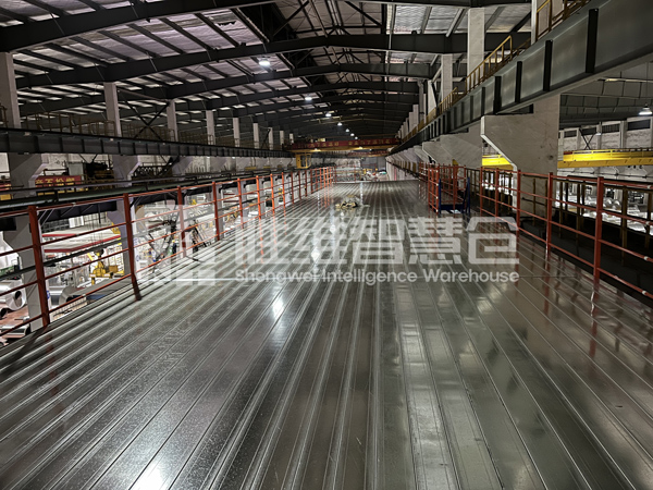 鋼平臺(tái)2600.jpg 鋼平臺(tái)2600.jpg