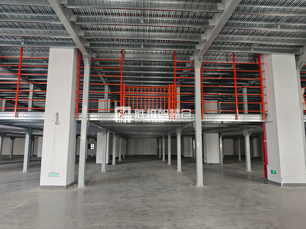 鋼平臺(tái)2600.jpg 鋼平臺(tái)2600.jpg