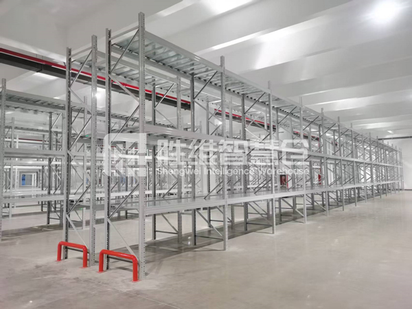 設備-重型貨架600.jpg 設備-重型貨架600.jpg